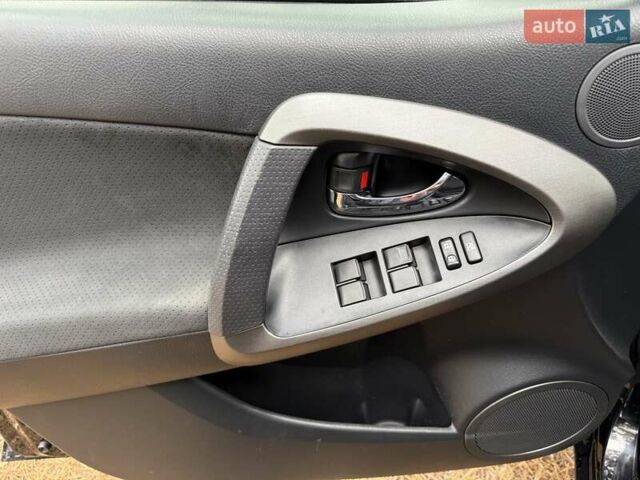 Черный Тойота РАВ 4, объемом двигателя 2 л и пробегом 153 тыс. км за 12750 $, фото 38 на Automoto.ua