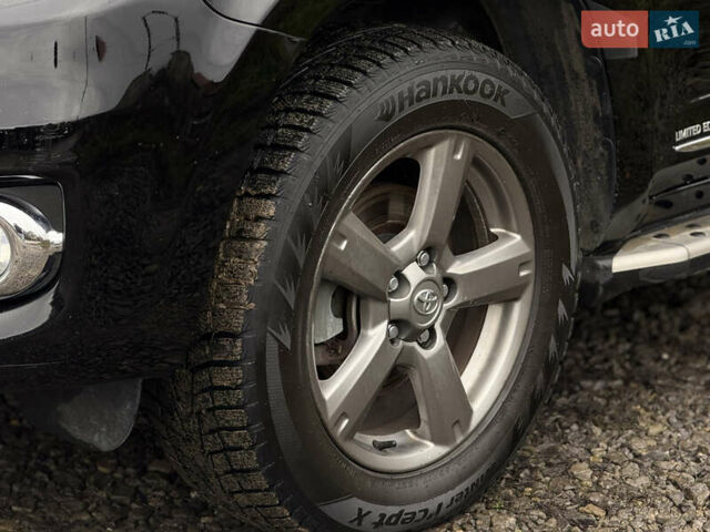 Черный Тойота РАВ 4, объемом двигателя 2.2 л и пробегом 253 тыс. км за 13990 $, фото 5 на Automoto.ua