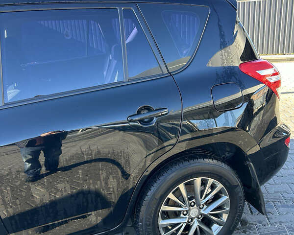 Черный Тойота РАВ 4, объемом двигателя 2 л и пробегом 122 тыс. км за 13700 $, фото 2 на Automoto.ua