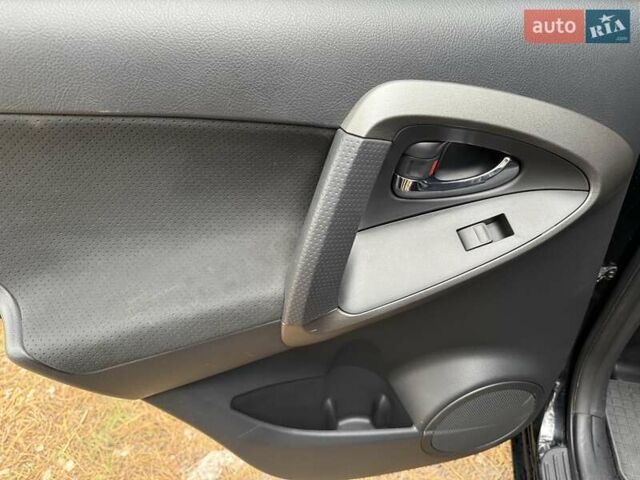 Тойота РАВ 4 2012 в Киеве на Automoto.ua Черный Тойота РАВ 4, объемом двигателя 2 л и пробегом 153 тыс. км за 12850 $, фото 45 на Automoto.ua