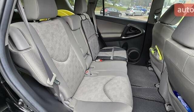 Черный Тойота РАВ 4, объемом двигателя 2.49 л и пробегом 160 тыс. км за 12500 $, фото 6 на Automoto.ua