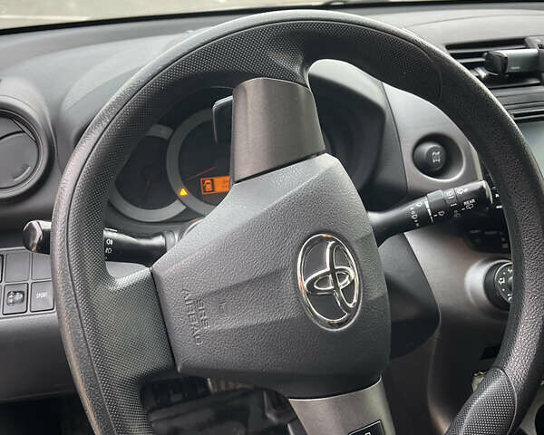 Чорний Тойота РАВ 4, об'ємом двигуна 1.99 л та пробігом 188 тис. км за 15500 $, фото 7 на Automoto.ua