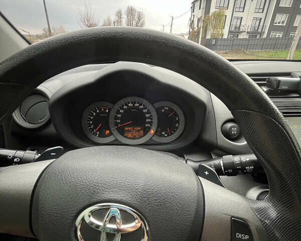 Чорний Тойота РАВ 4, об'ємом двигуна 1.99 л та пробігом 188 тис. км за 15500 $, фото 16 на Automoto.ua