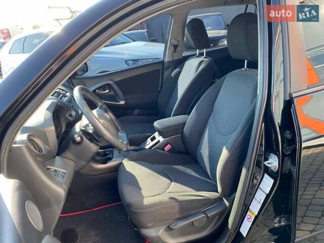 Черный Тойота РАВ 4, объемом двигателя 2.2 л и пробегом 225 тыс. км за 13950 $, фото 16 на Automoto.ua