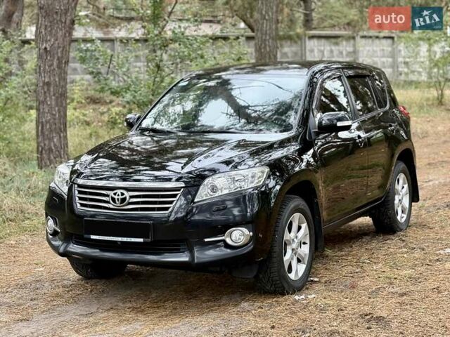 Чорний Тойота РАВ 4, об'ємом двигуна 2 л та пробігом 153 тис. км за 12900 $, фото 2 на Automoto.ua