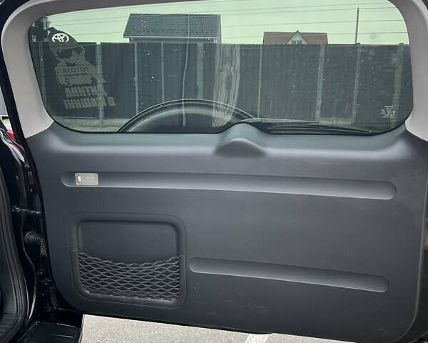 Чорний Тойота РАВ 4, об'ємом двигуна 1.99 л та пробігом 188 тис. км за 15500 $, фото 11 на Automoto.ua