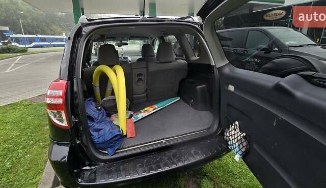 Черный Тойота РАВ 4, объемом двигателя 2.49 л и пробегом 160 тыс. км за 12500 $, фото 10 на Automoto.ua