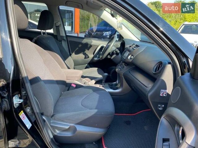 Черный Тойота РАВ 4, объемом двигателя 2.2 л и пробегом 225 тыс. км за 13950 $, фото 21 на Automoto.ua