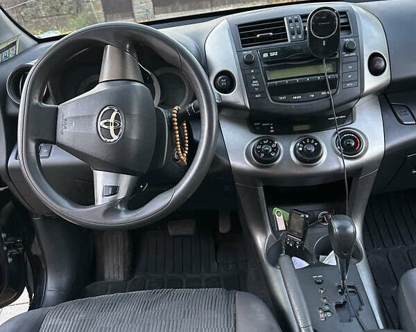 Черный Тойота РАВ 4, объемом двигателя 2 л и пробегом 122 тыс. км за 13700 $, фото 21 на Automoto.ua