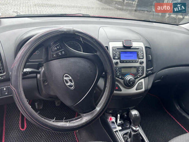 Чорний Тойота РАВ 4, об'ємом двигуна 2.23 л та пробігом 250 тис. км за 14500 $, фото 2 на Automoto.ua