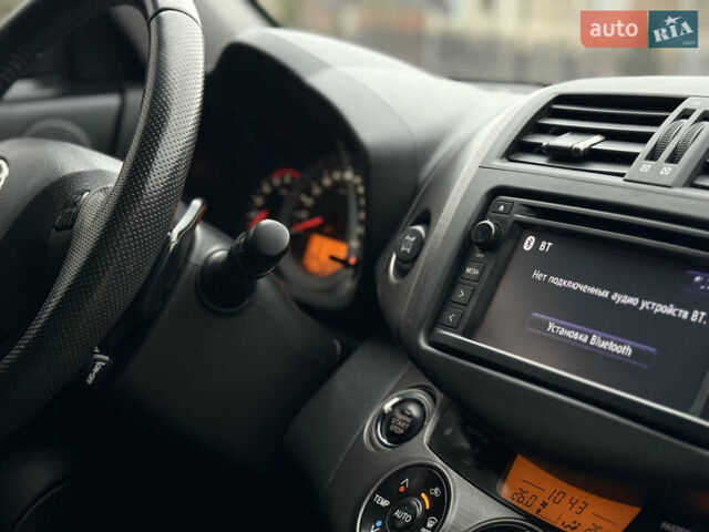 Черный Тойота РАВ 4, объемом двигателя 2.2 л и пробегом 253 тыс. км за 13990 $, фото 8 на Automoto.ua