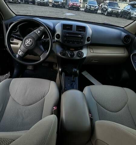 Чорний Тойота РАВ 4, об'ємом двигуна 2.49 л та пробігом 155 тис. км за 11800 $, фото 9 на Automoto.ua