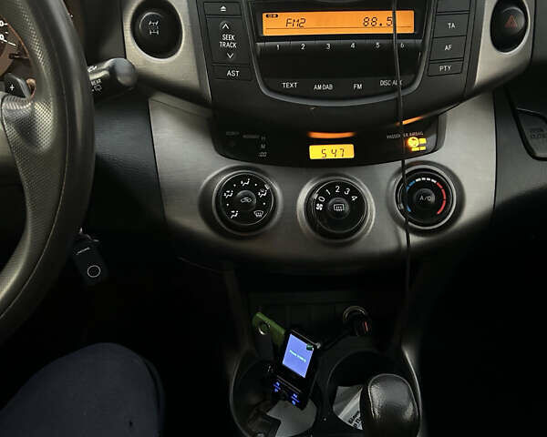 Черный Тойота РАВ 4, объемом двигателя 2 л и пробегом 122 тыс. км за 13700 $, фото 23 на Automoto.ua