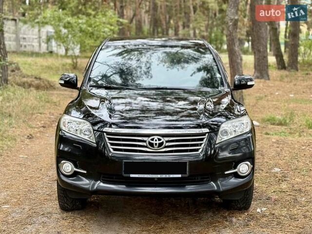 Чорний Тойота РАВ 4, об'ємом двигуна 2 л та пробігом 153 тис. км за 12900 $, фото 1 на Automoto.ua