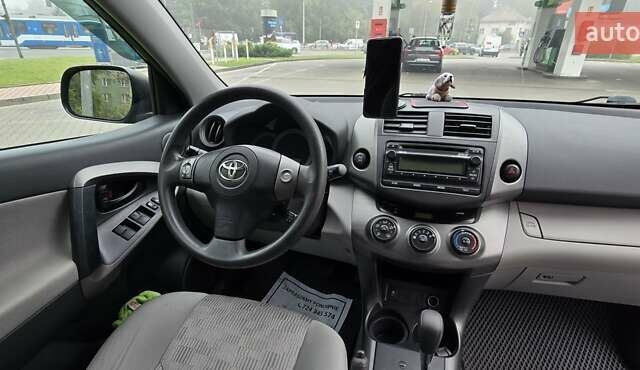 Черный Тойота РАВ 4, объемом двигателя 2.49 л и пробегом 160 тыс. км за 12500 $, фото 3 на Automoto.ua