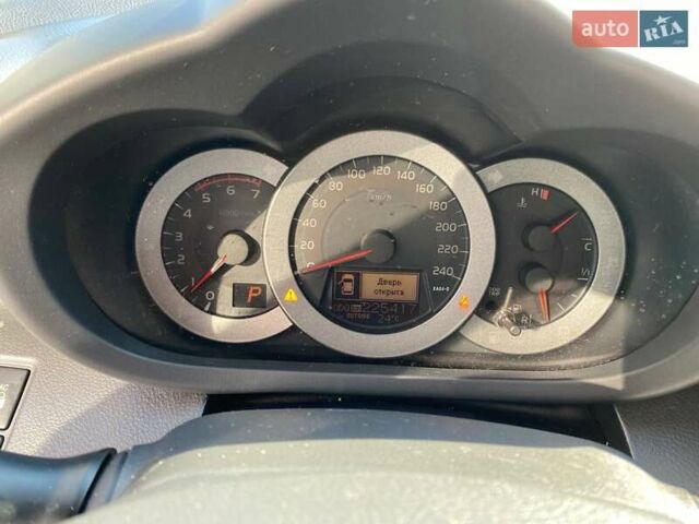 Черный Тойота РАВ 4, объемом двигателя 2.2 л и пробегом 225 тыс. км за 13950 $, фото 12 на Automoto.ua