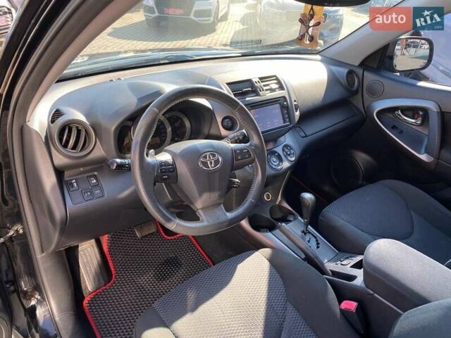 Черный Тойота РАВ 4, объемом двигателя 2.2 л и пробегом 225 тыс. км за 13950 $, фото 10 на Automoto.ua