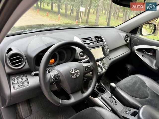 Чорний Тойота РАВ 4, об'ємом двигуна 2 л та пробігом 153 тис. км за 12999 $, фото 18 на Automoto.ua