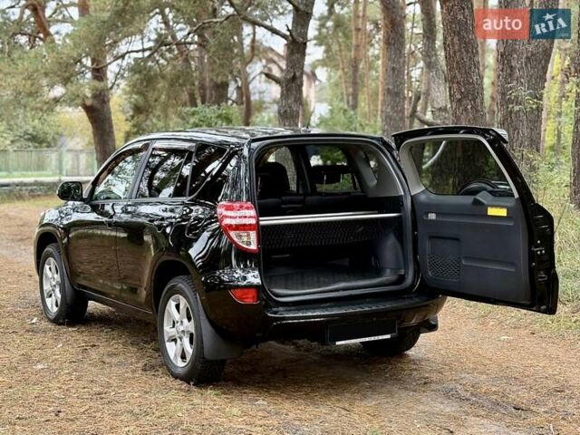Чорний Тойота РАВ 4, об'ємом двигуна 2 л та пробігом 153 тис. км за 12900 $, фото 49 на Automoto.ua