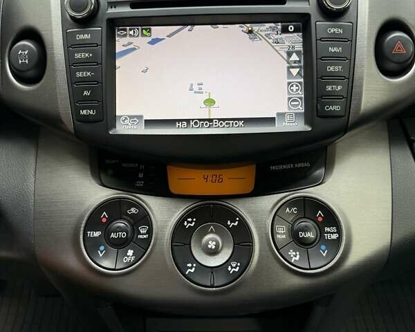 Чорний Тойота РАВ 4, об'ємом двигуна 2 л та пробігом 153 тис. км за 12999 $, фото 54 на Automoto.ua
