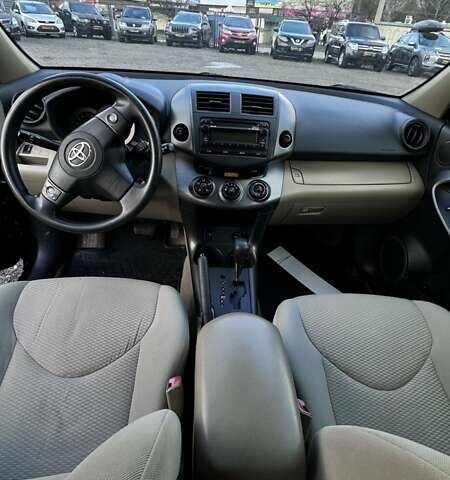 Чорний Тойота РАВ 4, об'ємом двигуна 2.49 л та пробігом 155 тис. км за 11800 $, фото 8 на Automoto.ua