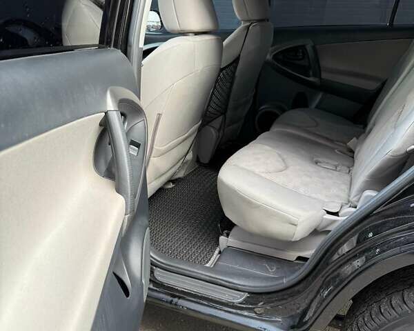 Черный Тойота РАВ 4, объемом двигателя 2.49 л и пробегом 212 тыс. км за 11200 $, фото 9 на Automoto.ua