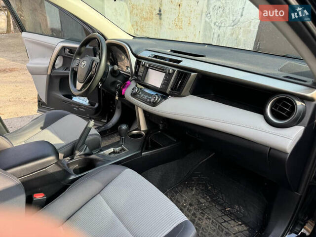 Черный Тойота РАВ 4, объемом двигателя 2.5 л и пробегом 180 тыс. км за 15900 $, фото 11 на Automoto.ua