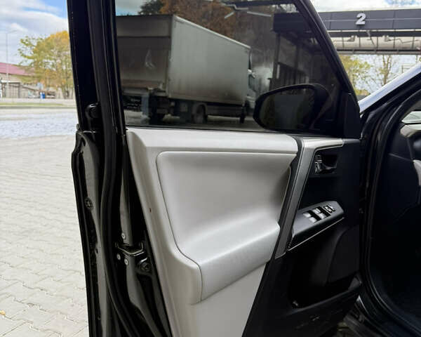 Черный Тойота РАВ 4, объемом двигателя 2.23 л и пробегом 215 тыс. км за 15300 $, фото 33 на Automoto.ua