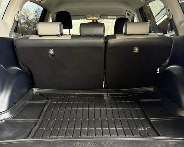 Черный Тойота РАВ 4, объемом двигателя 2.23 л и пробегом 214 тыс. км за 15800 $, фото 18 на Automoto.ua