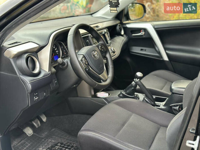 Тойота РАВ 4 2013 в Луцке на Automoto.ua Черный Тойота РАВ 4, объемом двигателя 2 л и пробегом 270 тыс. км за 14700 $, фото 9 на Automoto.ua