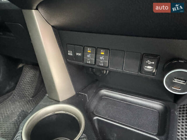 Черный Тойота РАВ 4, объемом двигателя 2.49 л и пробегом 153 тыс. км за 13999 $, фото 15 на Automoto.ua