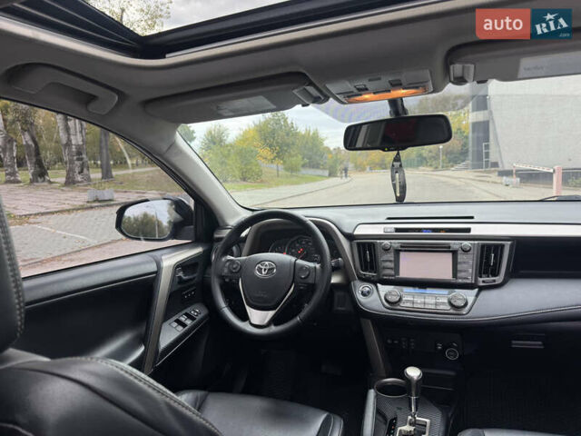 Тойота РАВ 4 2013 в Запорожье на Automoto.ua Черный Тойота РАВ 4, объемом двигателя 2.49 л и пробегом 153 тыс. км за 15300 $, фото 12 на Automoto.ua