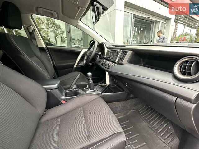 Черный Тойота РАВ 4, объемом двигателя 1.99 л и пробегом 172 тыс. км за 13990 $, фото 14 на Automoto.ua