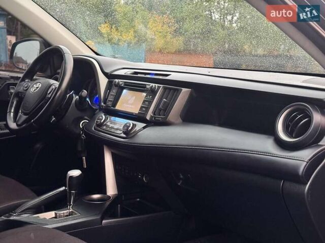 Тойота РАВ 4 2013 в Ахтырке на Automoto.ua Черный Тойота РАВ 4, объемом двигателя 2.23 л и пробегом 152 тыс. км за 12750 $, фото 25 на Automoto.ua
