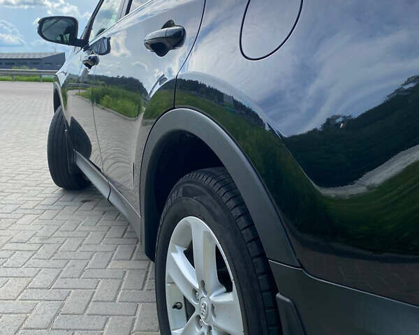 Черный Тойота РАВ 4, объемом двигателя 1.99 л и пробегом 200 тыс. км за 16000 $, фото 3 на Automoto.ua