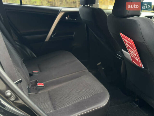 Тойота РАВ 4 2013 в Луцке на Automoto.ua Черный Тойота РАВ 4, объемом двигателя 2 л и пробегом 270 тыс. км за 14700 $, фото 14 на Automoto.ua