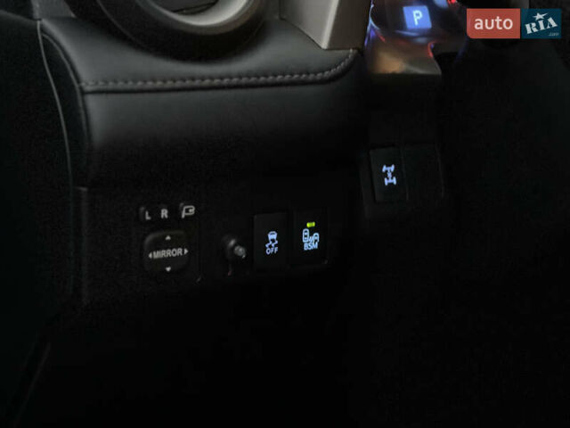 Чорний Тойота РАВ 4, об'ємом двигуна 2.23 л та пробігом 256 тис. км за 15999 $, фото 18 на Automoto.ua