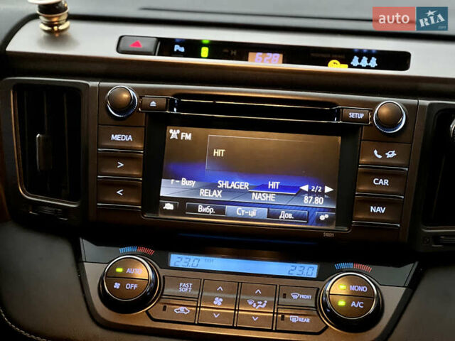 Чорний Тойота РАВ 4, об'ємом двигуна 2.23 л та пробігом 256 тис. км за 15999 $, фото 26 на Automoto.ua