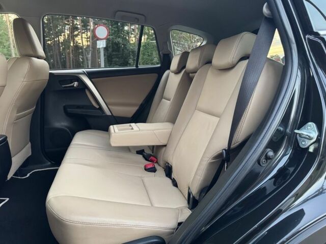 Чорний Тойота РАВ 4, об'ємом двигуна 2 л та пробігом 184 тис. км за 8800 $, фото 3 на Automoto.ua