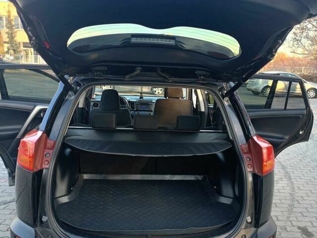 Черный Тойота РАВ 4, объемом двигателя 2 л и пробегом 218 тыс. км за 8400 $, фото 9 на Automoto.ua