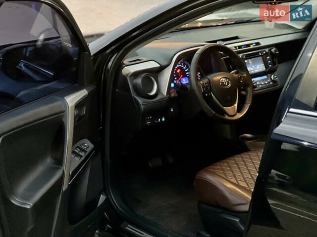 Чорний Тойота РАВ 4, об'ємом двигуна 2.23 л та пробігом 256 тис. км за 15999 $, фото 16 на Automoto.ua