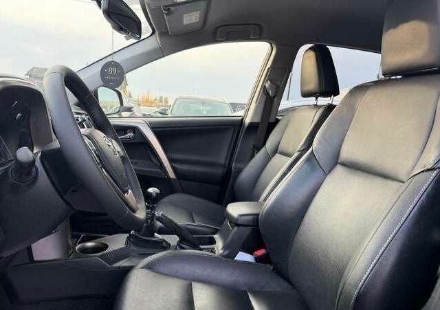 Чорний Тойота РАВ 4, об'ємом двигуна 2 л та пробігом 204 тис. км за 6100 $, фото 12 на Automoto.ua