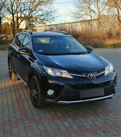 Черный Тойота РАВ 4, объемом двигателя 2 л и пробегом 218 тыс. км за 8400 $, фото 1 на Automoto.ua