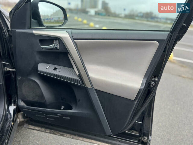 Черный Тойота РАВ 4, объемом двигателя 2.5 л и пробегом 164 тыс. км за 14800 $, фото 25 на Automoto.ua