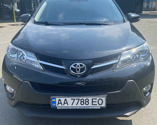 Черный Тойота РАВ 4, объемом двигателя 2 л и пробегом 230 тыс. км за 15000 $, фото 1 на Automoto.ua