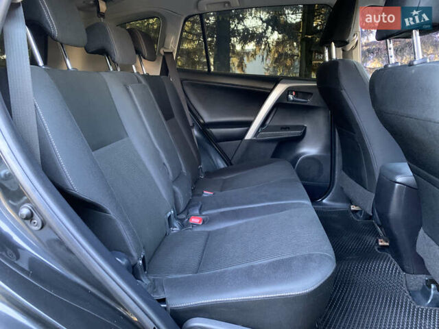 Чорний Тойота РАВ 4, об'ємом двигуна 2.23 л та пробігом 188 тис. км за 16400 $, фото 34 на Automoto.ua