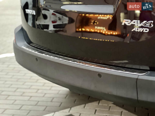 Чорний Тойота РАВ 4, об'ємом двигуна 2.23 л та пробігом 256 тис. км за 15999 $, фото 14 на Automoto.ua