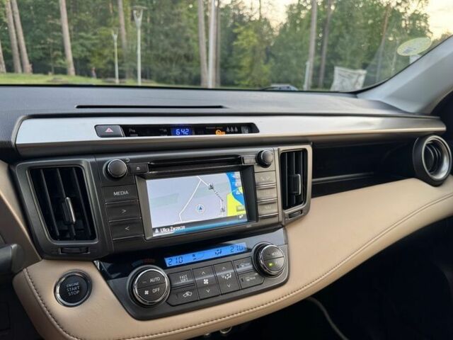 Чорний Тойота РАВ 4, об'ємом двигуна 2 л та пробігом 184 тис. км за 8800 $, фото 1 на Automoto.ua