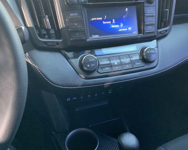 Чорний Тойота РАВ 4, об'ємом двигуна 2.23 л та пробігом 188 тис. км за 16400 $, фото 48 на Automoto.ua