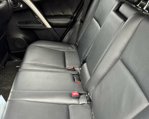 Чорний Тойота РАВ 4, об'ємом двигуна 2.23 л та пробігом 195 тис. км за 17550 $, фото 21 на Automoto.ua